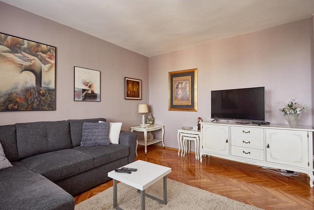 Spacious Modern Apartment In Peaceful Neighborhood Skopje Buitenkant foto